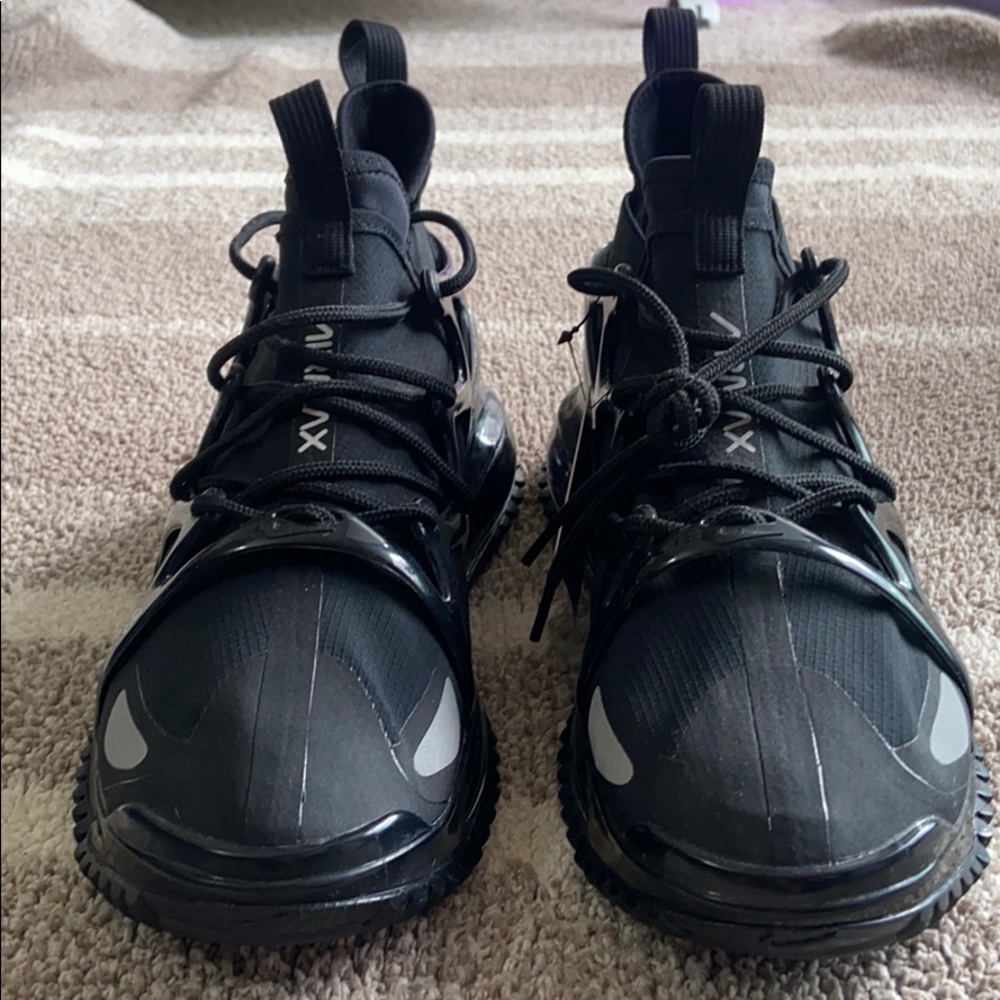 Nike Air Max Gortex Sneakers